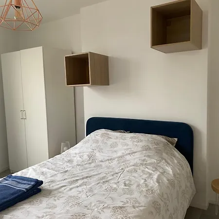 Avec 2 Grandes Doubles Bien Separees Lägenhet Reims