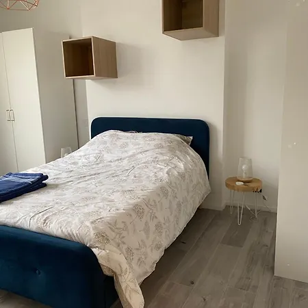 Avec 2 Grandes Doubles Bien Separees Lägenhet Reims