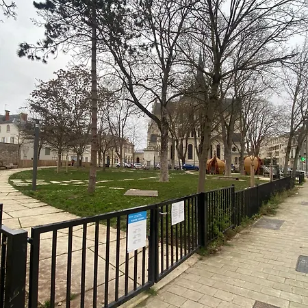 Lägenhet Avec 2 Grandes Doubles Bien Separees
