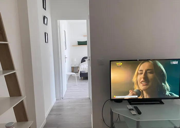 Apartment Avec 2 Grandes Doubles Bien Separees *