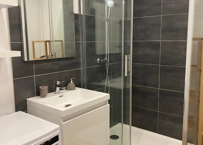 Apartment Avec 2 Grandes Doubles Bien Separees *